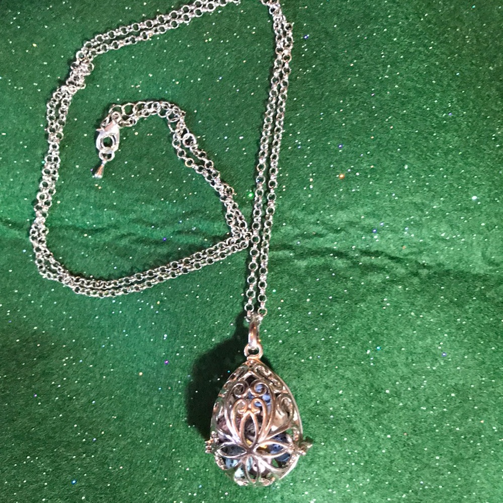 Teardrop Diffuser Necklace